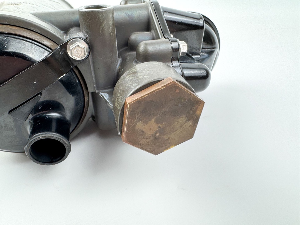 Mercury 135 150 175 HP L4 Verado Oil Cooler Assembly 892801T01