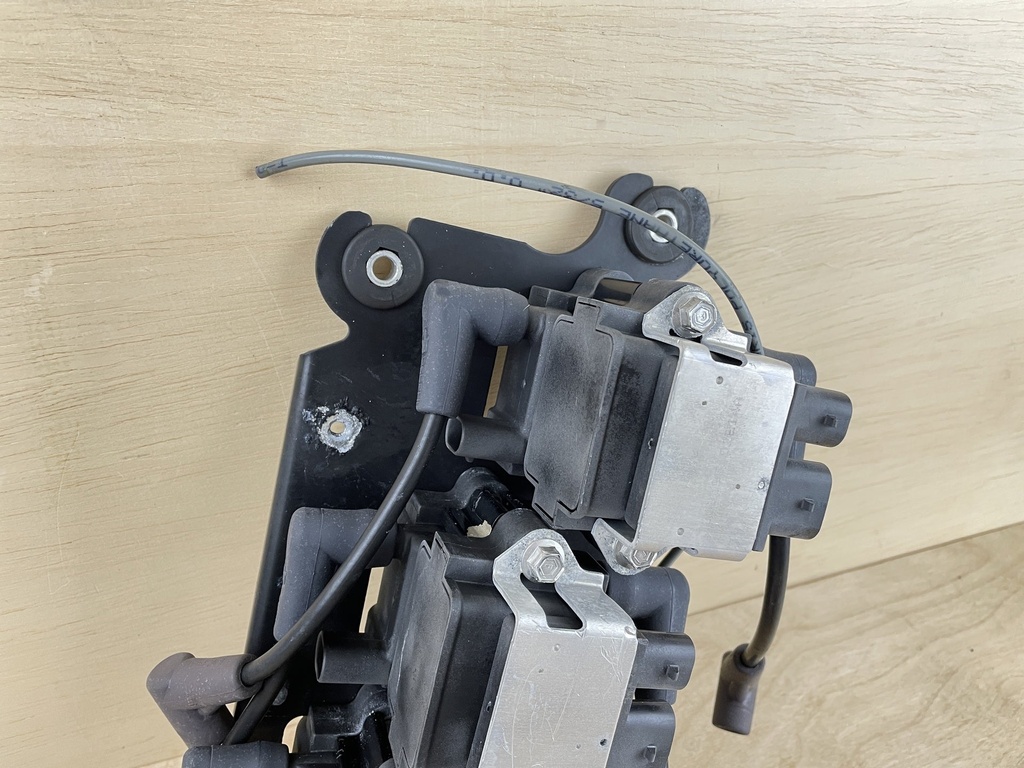 2003 Mercury 135HP Optimax 2 Stroke Outboard Engine Ignition Coil Set 856991A1