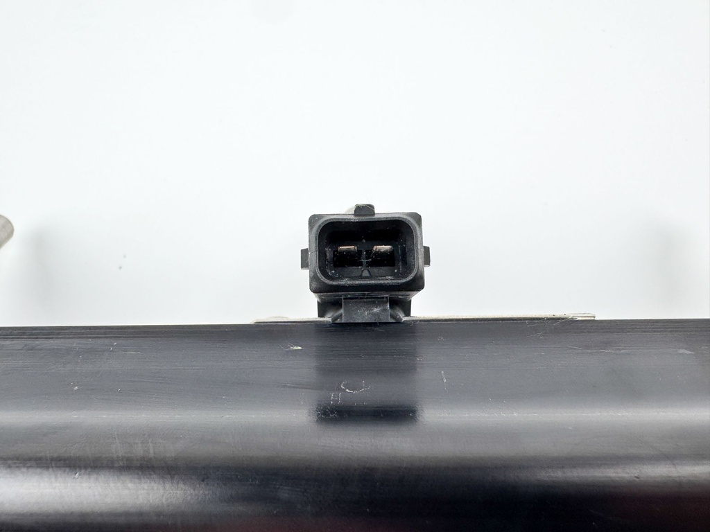 2012 Mercury 300 HP 4 Stroke Outboard Fuel Injector Set W/ Rail 8M0041571 OEM