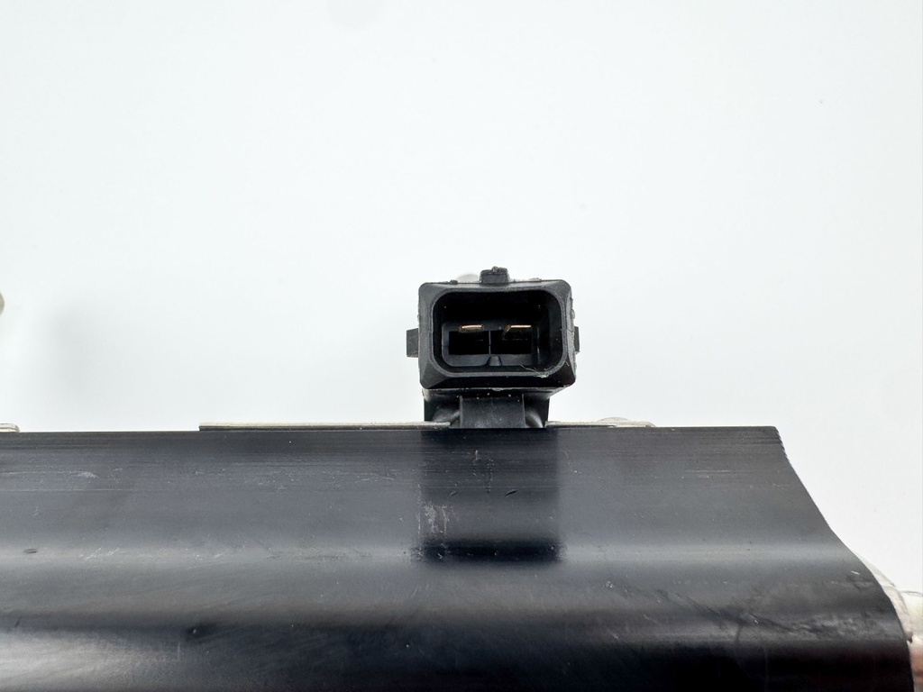 2012 Mercury 300 HP 4 Stroke Outboard Fuel Injector Set W/ Rail 8M0041571 OEM