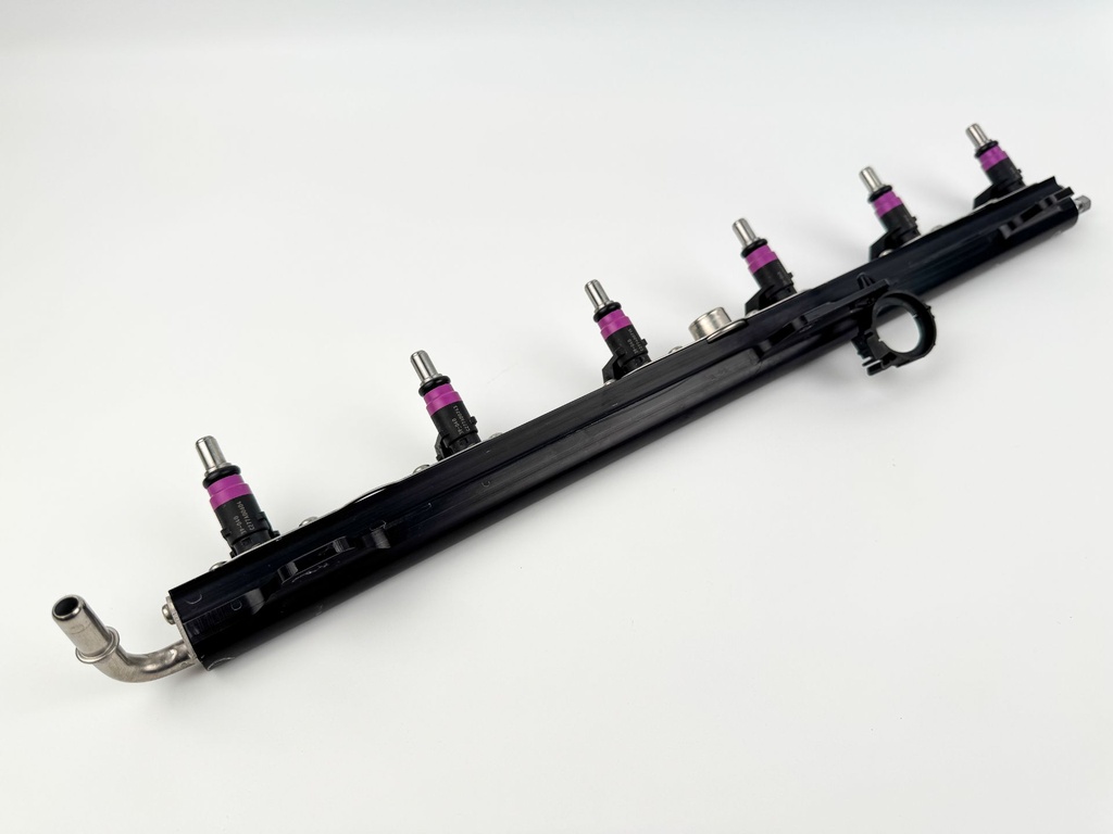 2012 Mercury 300 HP 4 Stroke Outboard Fuel Injector Set W/ Rail 8M0041571 OEM