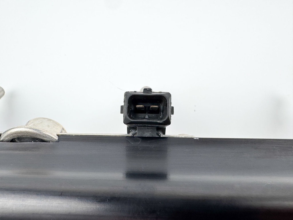 2012 Mercury 300 HP 4 Stroke Outboard Fuel Injector Set W/ Rail 8M0041571 OEM