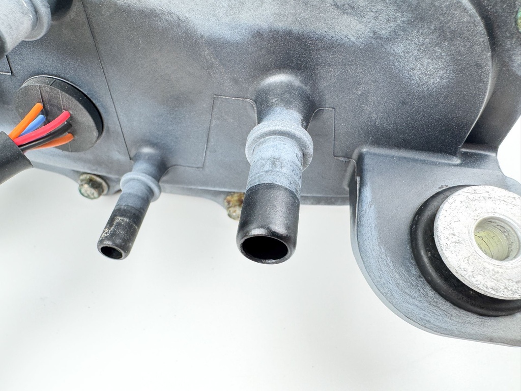 2012 Mercury 300 HP 4 Stroke Outboard FSM Fuel Supply Module 880596T10 OEM