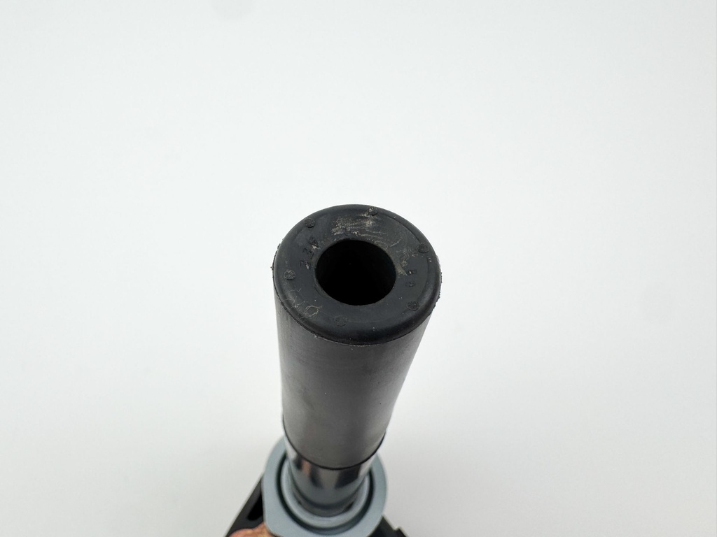 2012 Mercury 300 HP 4 Stroke Outboard Ignition Coil 880615T01 OEM