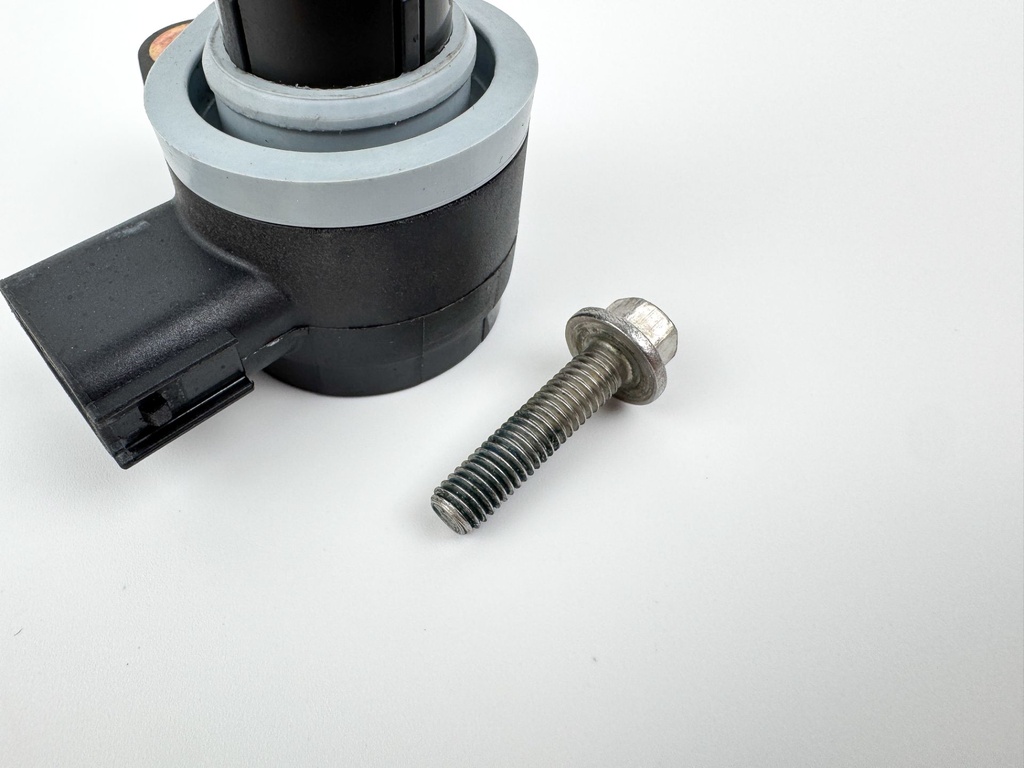 2012 Mercury 300 HP 4 Stroke Outboard Ignition Coil 880615T01 OEM