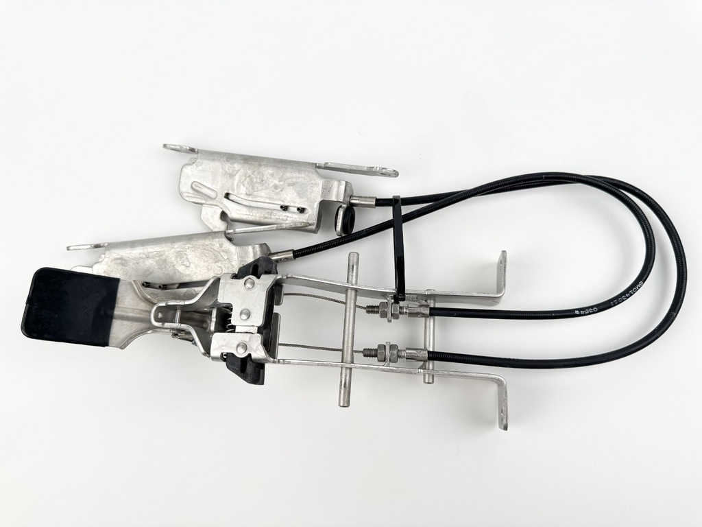 2012 Mercury 300 HP 4 Stroke Outboard Side Cowling Latch 888974A02 OEM