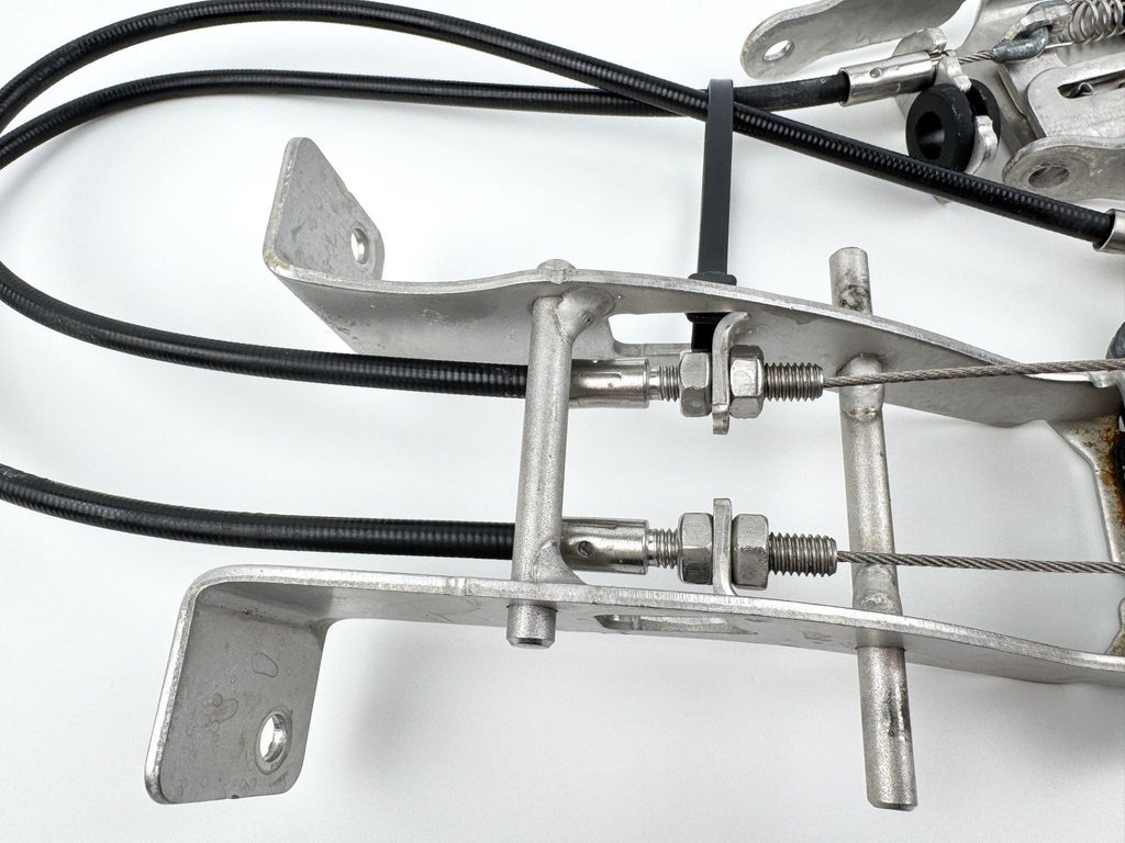 2012 Mercury 300 HP 4 Stroke Outboard Side Cowling Latch 888974A02 OEM