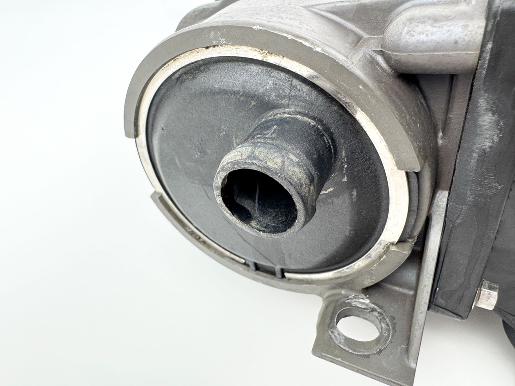 2012 Mercury 300 HP 4 Stroke Outboard CAC Charge Air Cooler 8M0092408 OEM