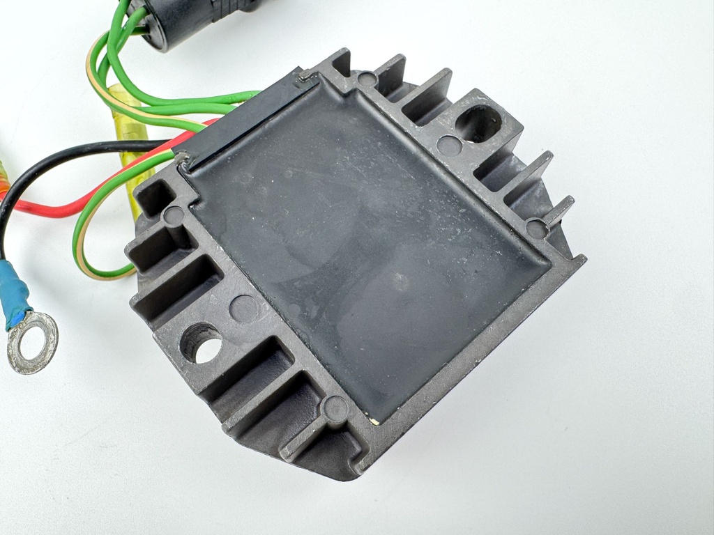 96-00 Yamaha 50HP 4 Stroke Outboard Rectifier Regulator Assembly 62Y-81960-00-00