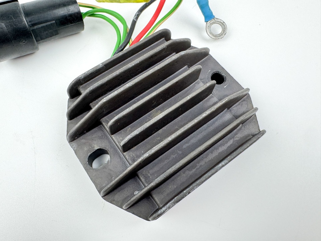 96-00 Yamaha 50HP 4 Stroke Outboard Rectifier Regulator Assembly 62Y-81960-00-00