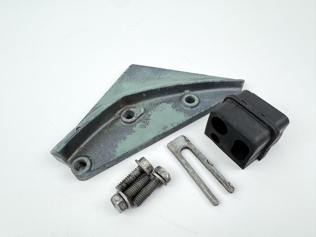 1999 Yamaha 50 HP 4 Stroke Outboard Cable Cover Plate 62Y-42738-01-5B OEM