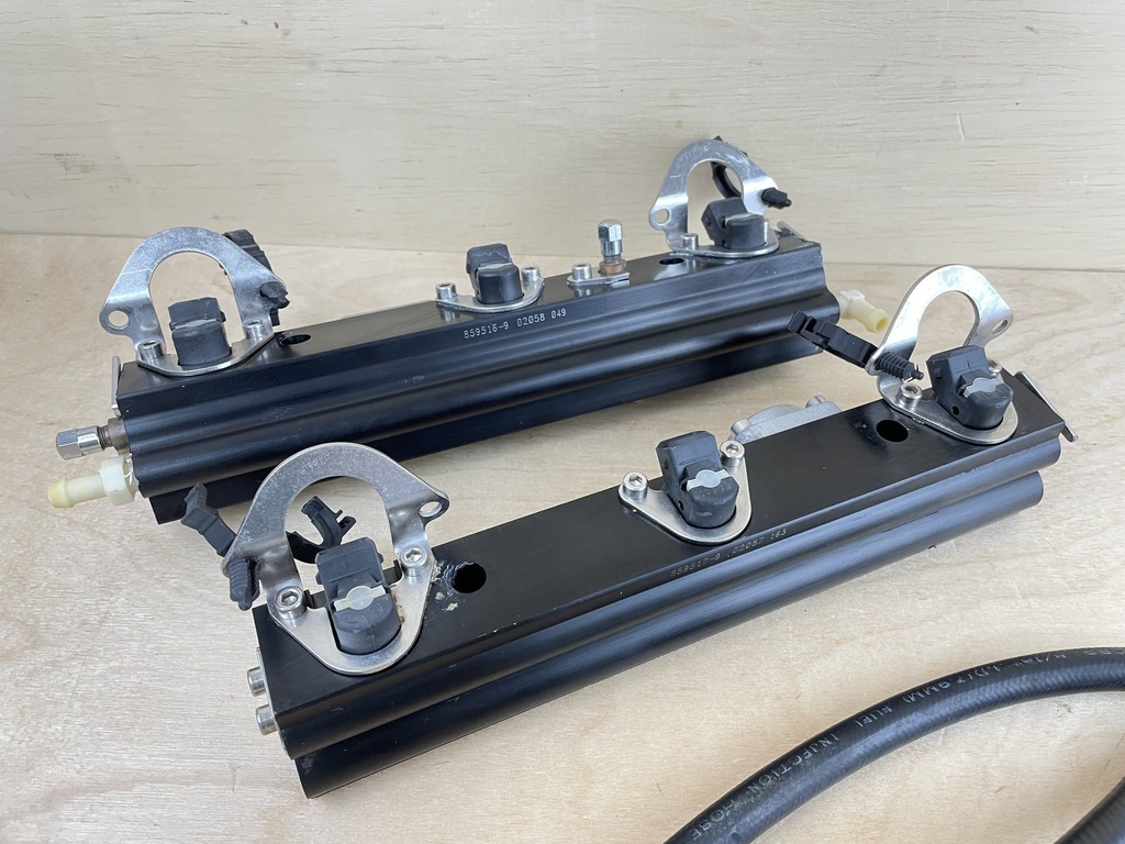 2003 Mercury 135HP Optimax DFI Fuel Rail Assembly With Injectors 8M0185152