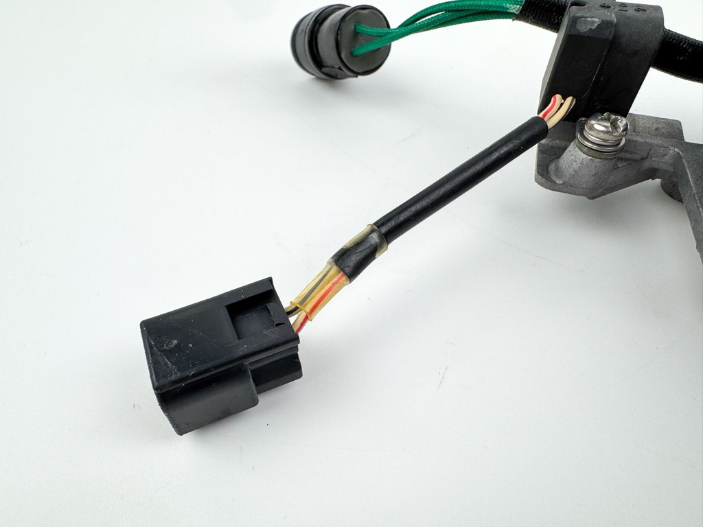 01-2004 Yamaha 50 60 HP 4 Stroke Outboard Stator W/ Base 64J-85510-00-00