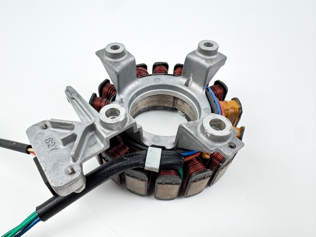 01-2004 Yamaha 50 60 HP 4 Stroke Outboard Stator W/ Base 64J-85510-00-00