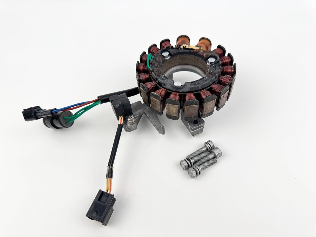 01-2004 Yamaha 50 60 HP 4 Stroke Outboard Stator W/ Base 64J-85510-00-00