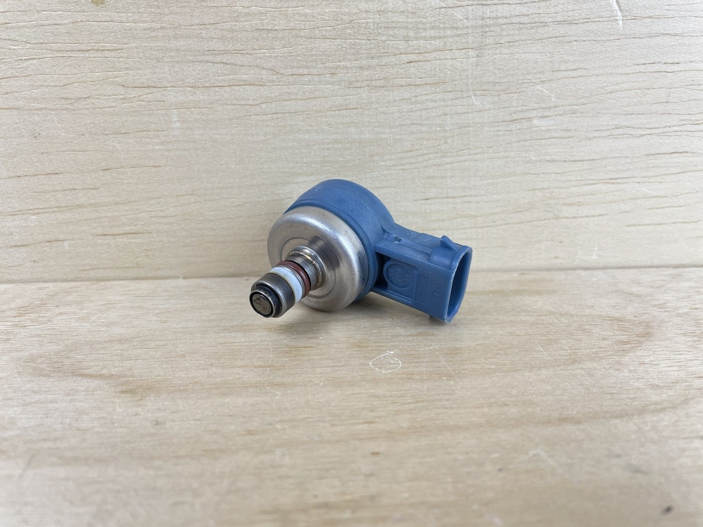 2003 Mercury 135HP Optimax DFI Air Injector Assembly 850065A5 8M6001743