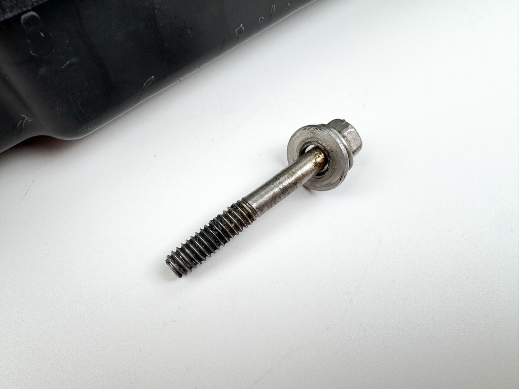 Evinrude 75 90 HP Outboard Etec Air Silencer Box Assembly 5005183 2004+