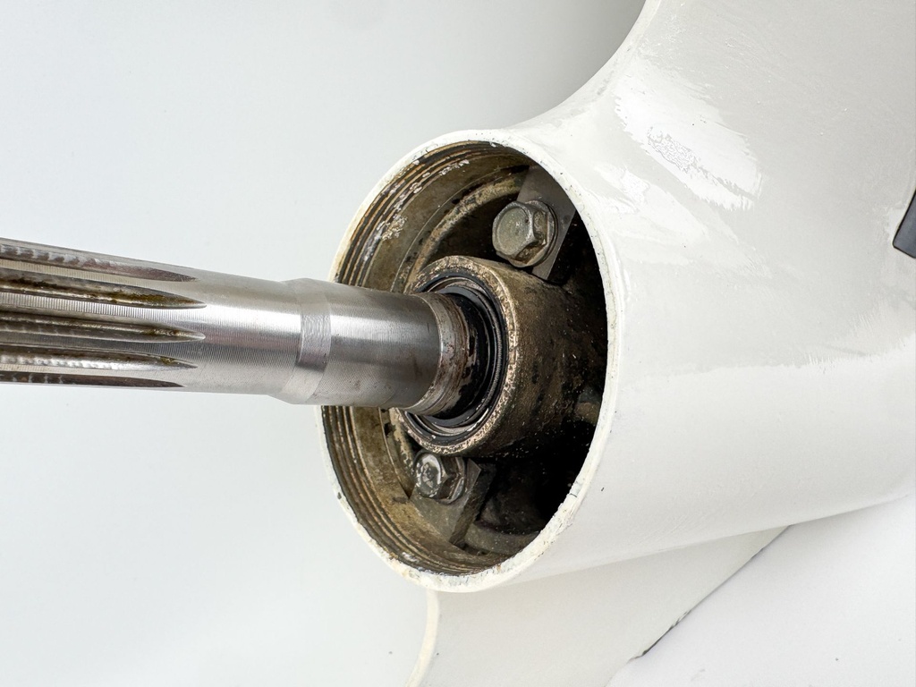 2007 Evinrude 90 HP 2 Stroke Etec Outboard 20" Long Lower Unit Gear Case 5005546