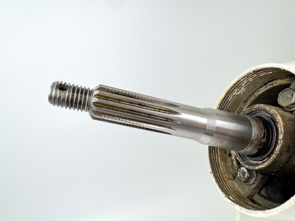 2007 Evinrude 90 HP 2 Stroke Etec Outboard 20" Long Lower Unit Gear Case 5005546