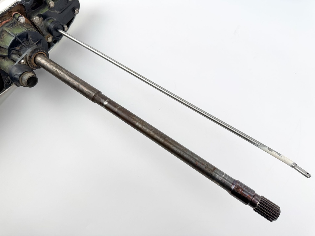 2007 Evinrude 90 HP 2 Stroke Etec Outboard 20" Long Lower Unit Gear Case 5005546