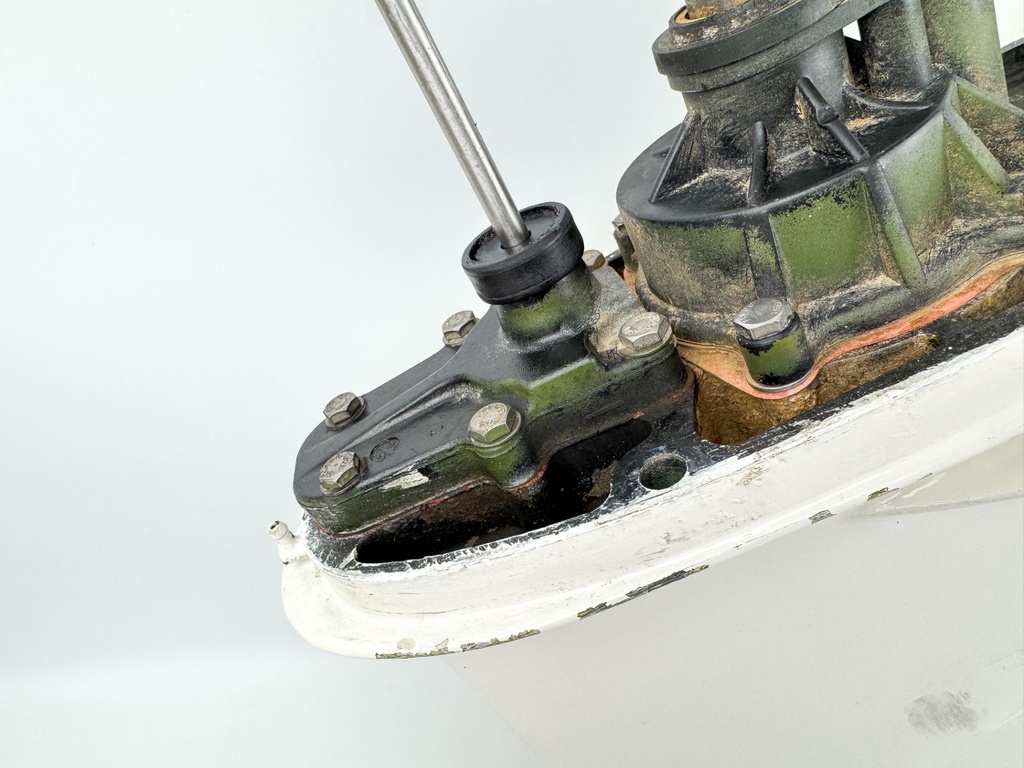 2007 Evinrude 90 HP 2 Stroke Etec Outboard 20" Long Lower Unit Gear Case 5005546