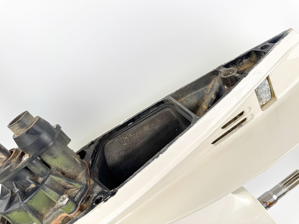 2007 Evinrude 90 HP 2 Stroke Etec Outboard 20" Long Lower Unit Gear Case 5005546