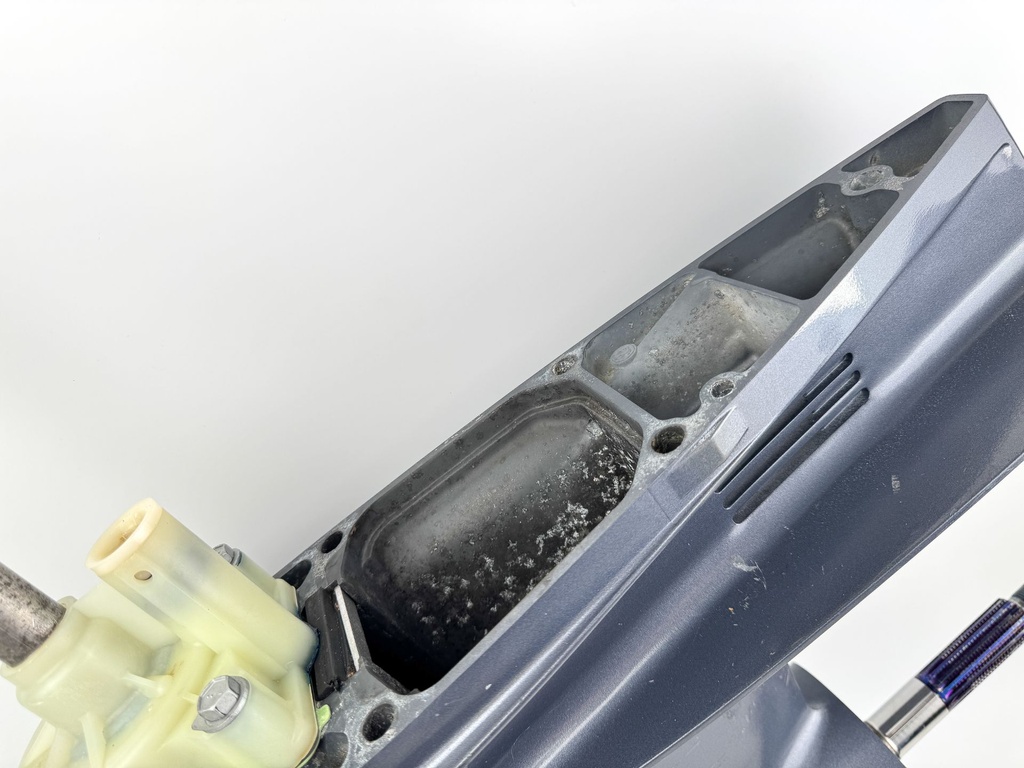 2004 + Yamaha 150HP 4 Stroke 25" Shaft Lower Unit Gear Case - Inspected