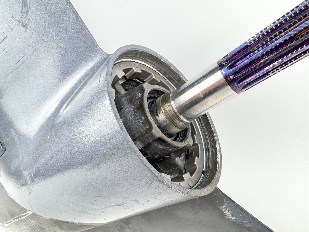 2004 + Yamaha 150HP 4 Stroke 25" Shaft Lower Unit Gear Case - Inspected