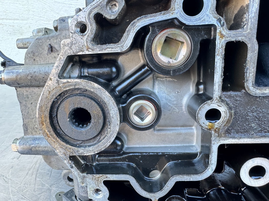 1999 Yamaha 50 HP 4 Stroke Outboard Powerhead 62Y-W009B-05-4D OEM