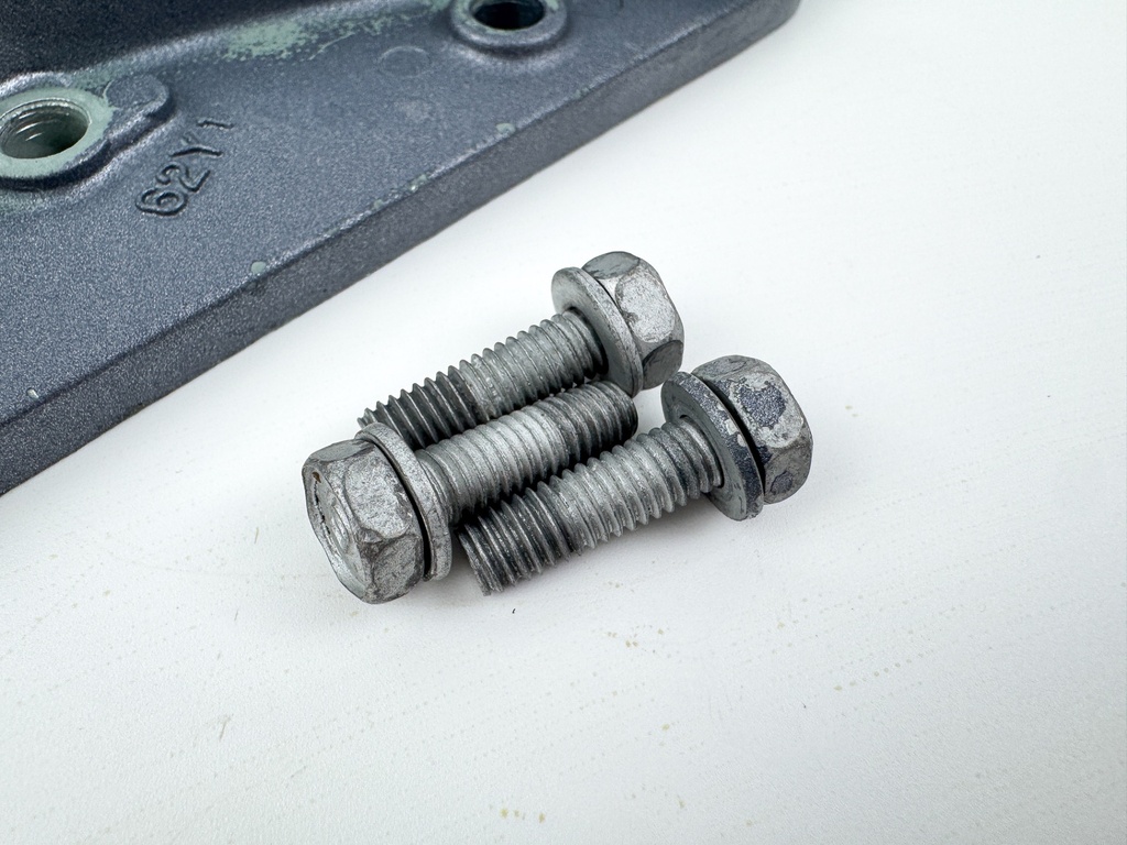 62Y-42738-01-8D Yamaha 1998 - 2004 50HP 4 Stroke Outboard Cable Cover Plate Fitting