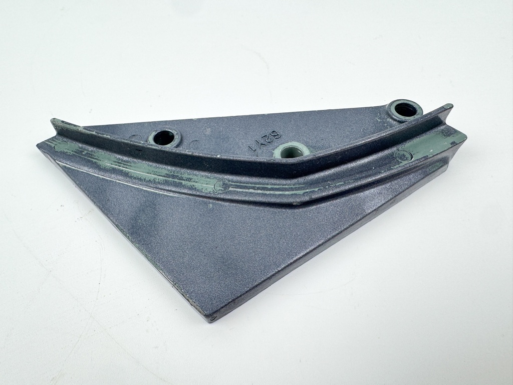 62Y-42738-01-8D Yamaha 1998 - 2004 50HP 4 Stroke Outboard Cable Cover Plate Fitting