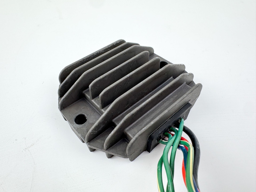 2002 Yamaha 50 HP 4 Stroke Outboard Rectifier & Regulator 64J-81960-00-00 OEM