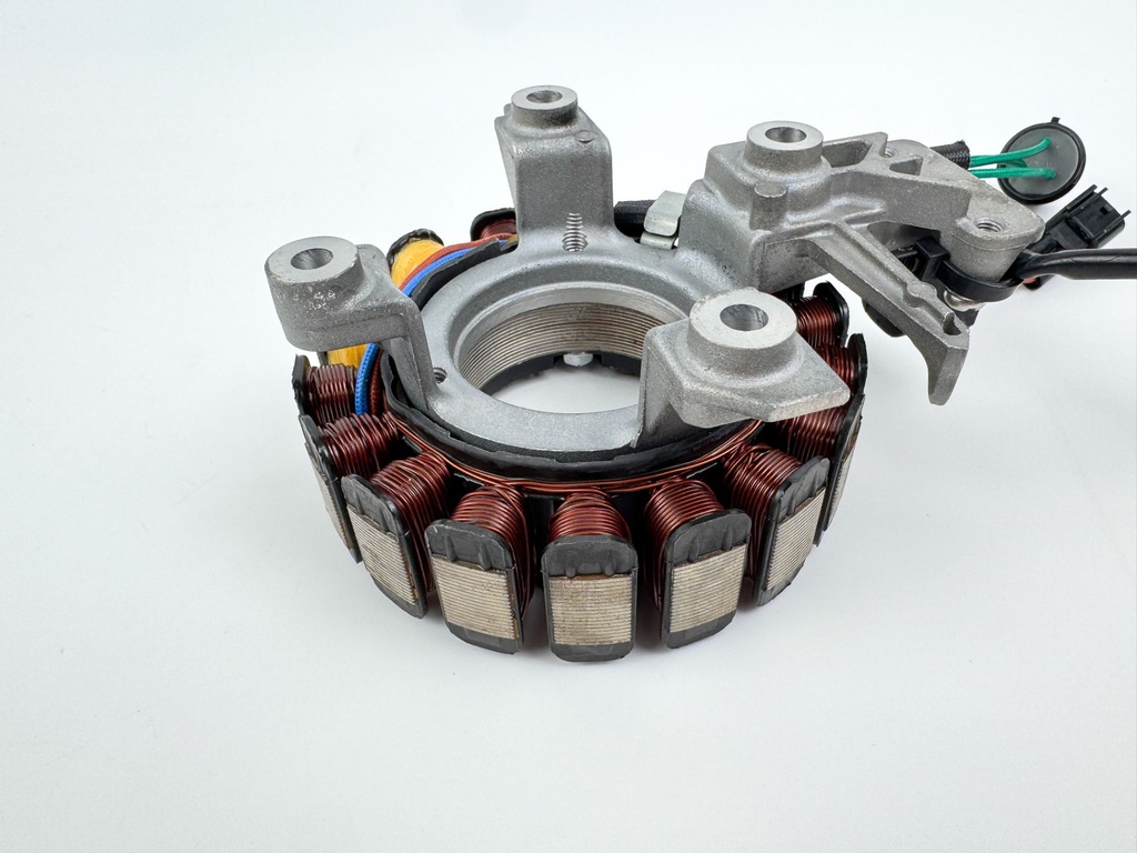 01-2004 Yamaha 50 60 HP 4 Stroke Outboard Stator W/ Base 64J-85510-00-00