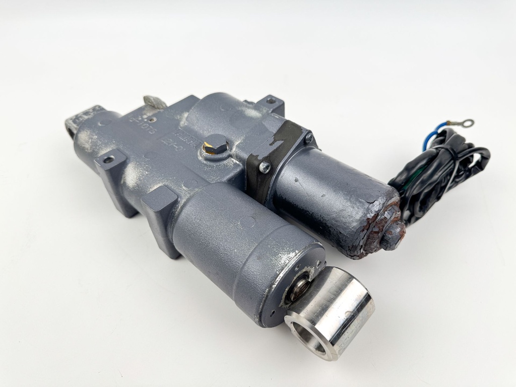 2002 Yamaha 50 HP 4 Stroke Outboard Power Trim Tilt Unit 62Y-43800-00-4D OEM