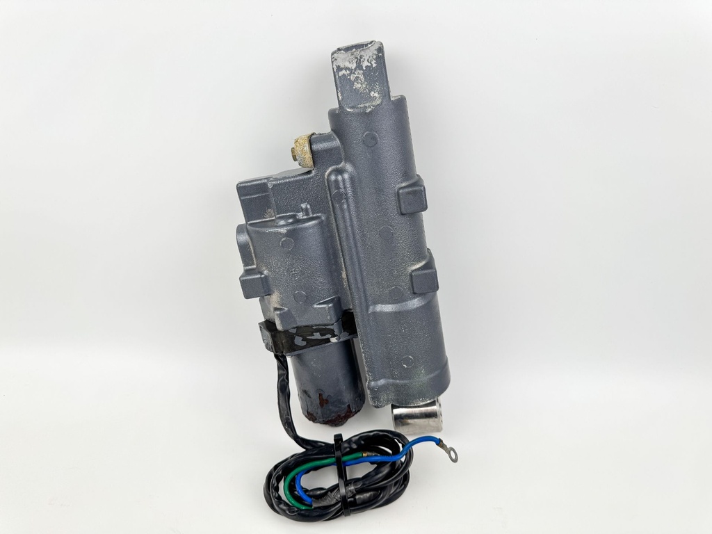 2002 Yamaha 50 HP 4 Stroke Outboard Power Trim Tilt Unit 62Y-43800-00-4D OEM