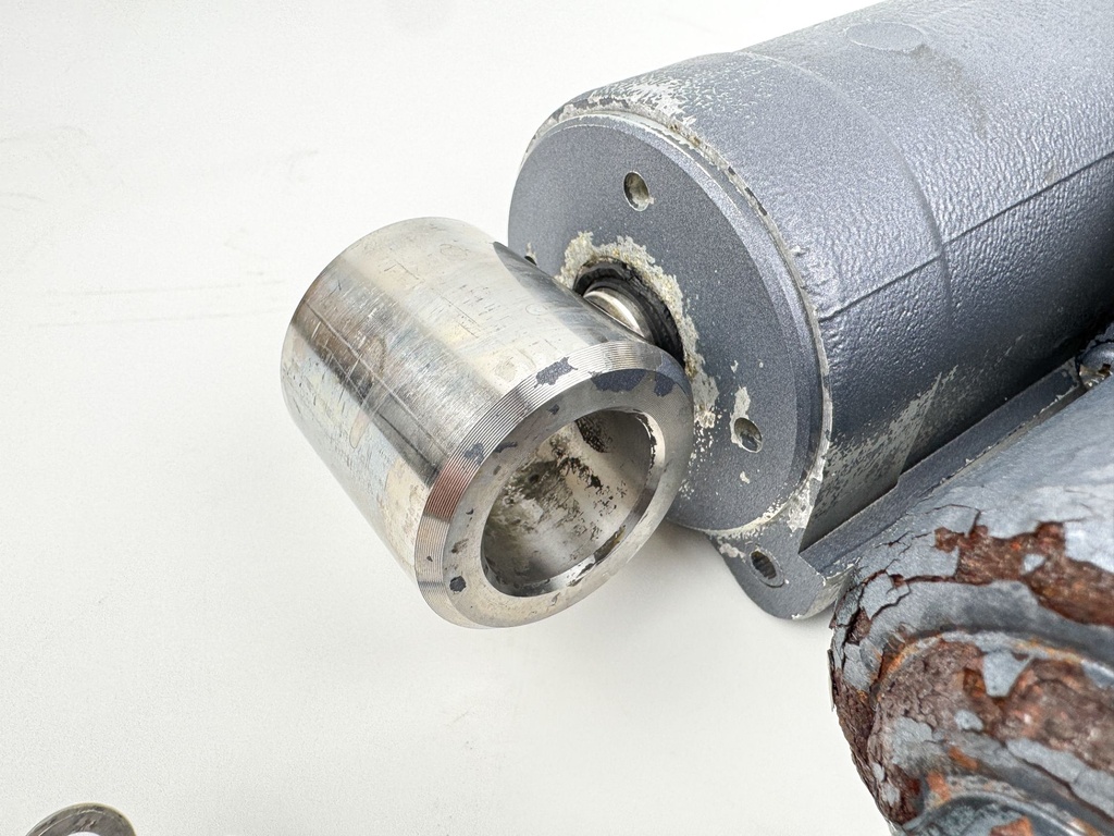 2002 Yamaha 50 HP 4 Stroke Outboard Power Trim Tilt Unit 62Y-43800-00-4D OEM