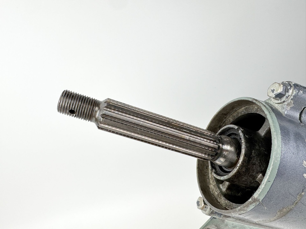 62Y-45300-53-8D Yamaha 1995-2000 4 Stroke Outboard 20" Lower Unit Gear Case 50HP