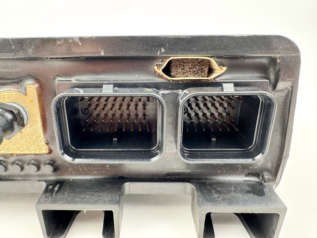 2012 Evinrude 250 HP 2 Stroke Etec Outboard Engine Control Unit ECU EMM 0587130 OEM