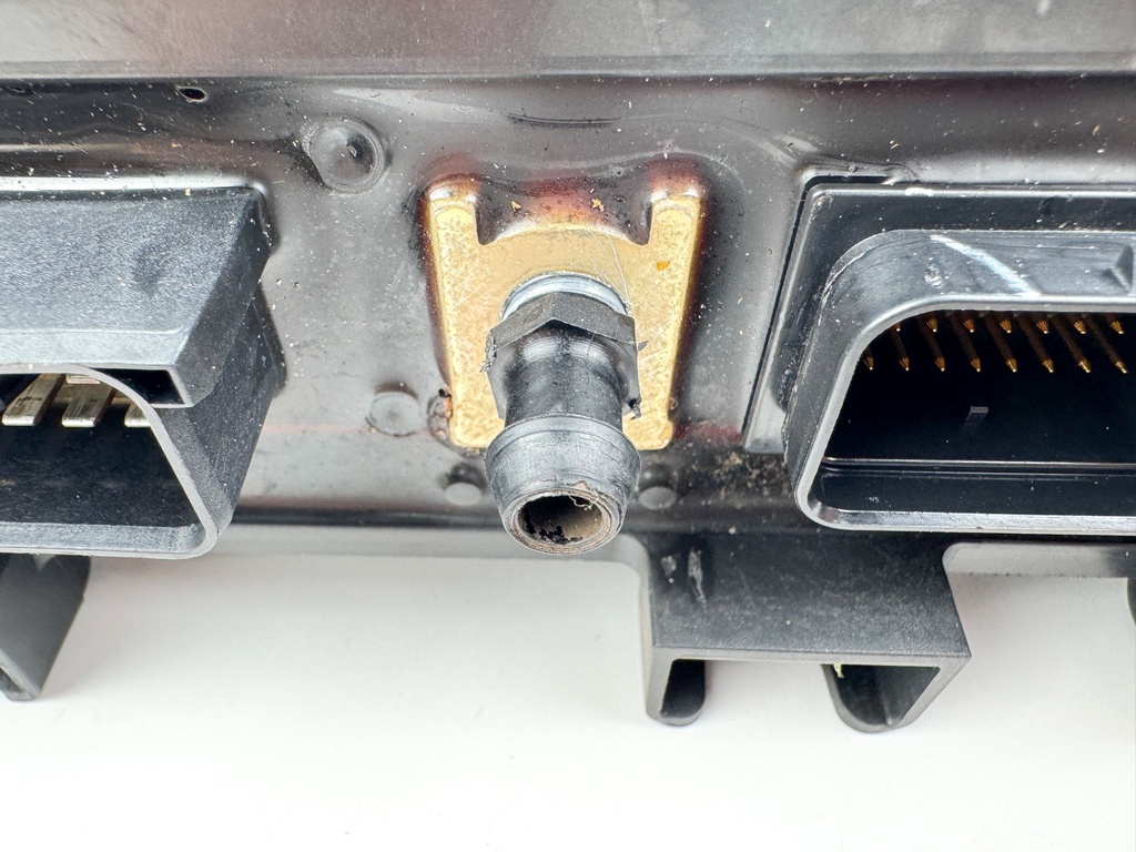 2012 Evinrude 250 HP 2 Stroke Etec Outboard Engine Control Unit ECU EMM 0587130 OEM