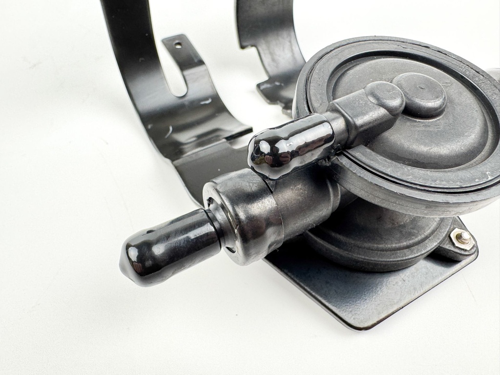 2012 Evinrude 250 HP 2 Stroke Etec Outboard Fuel Lift Pump 5007312 OEM