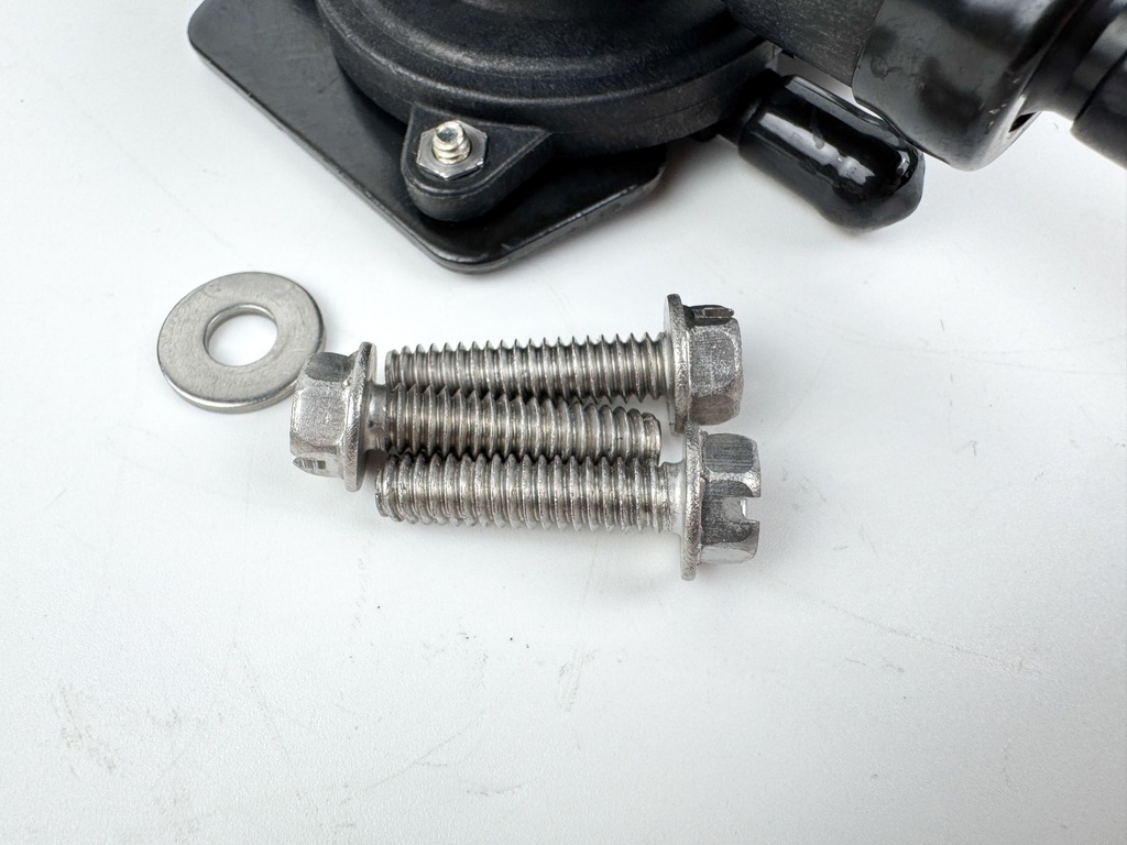 2012 Evinrude 250 HP 2 Stroke Etec Outboard Fuel Lift Pump 5007312 OEM