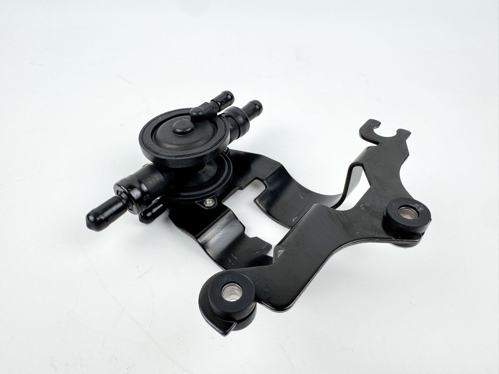 2012 Evinrude 250 HP 2 Stroke Etec Outboard Fuel Lift Pump 5007312 OEM