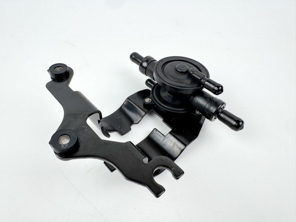 2012 Evinrude 250 HP 2 Stroke Etec Outboard Fuel Lift Pump 5007312 OEM