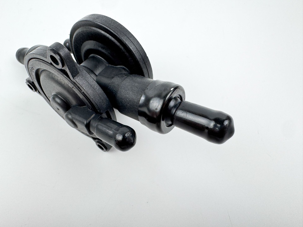 2012 Evinrude 250HP 2 Stroke Etec Outboard Lift Pump 5010746 OEM