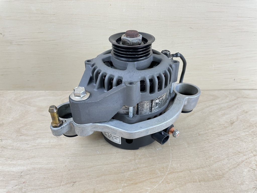 2005 Mercury 75HP Optimax Outboard Engine Alternator 881247A1 8M0064020