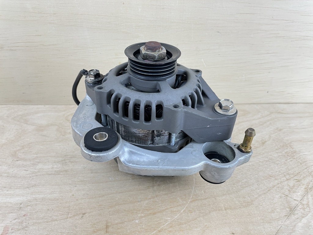 2005 Mercury 75HP Optimax Outboard Engine Alternator 881247A1 8M0064020