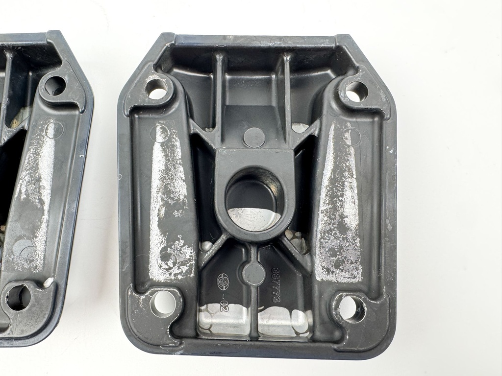 2012 Evinrude 250 HP 2 Stroke Etec Outboard Lower Mount Covers Set 0338741 OEM