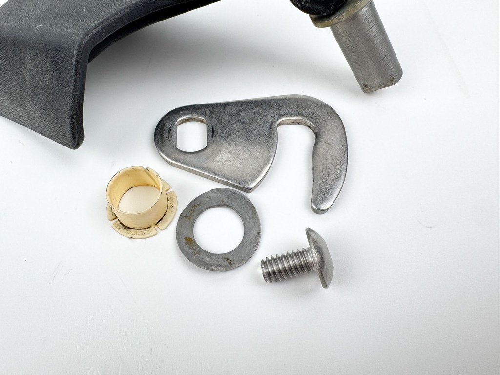 2012 Evinrude 250 HP 2 Stroke Etec Outboard Port Latch Handle 5005707 OEM