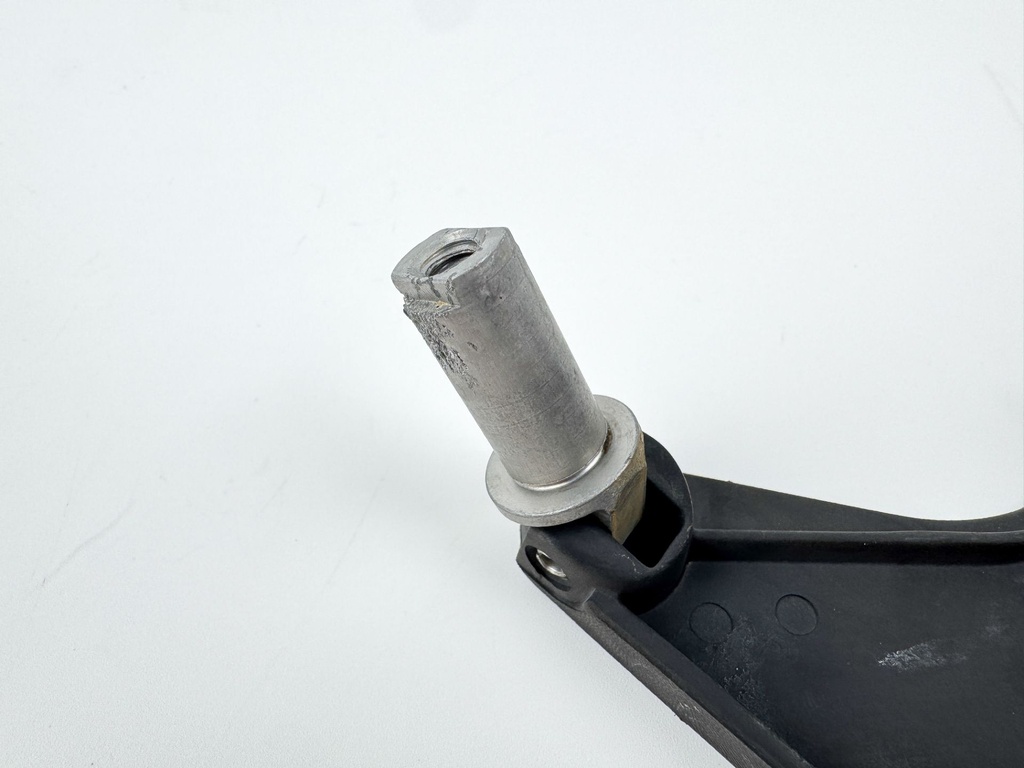 2012 Evinrude 250 HP 2 Stroke Etec Outboard Starboard Latch Handle 5005708 OEM