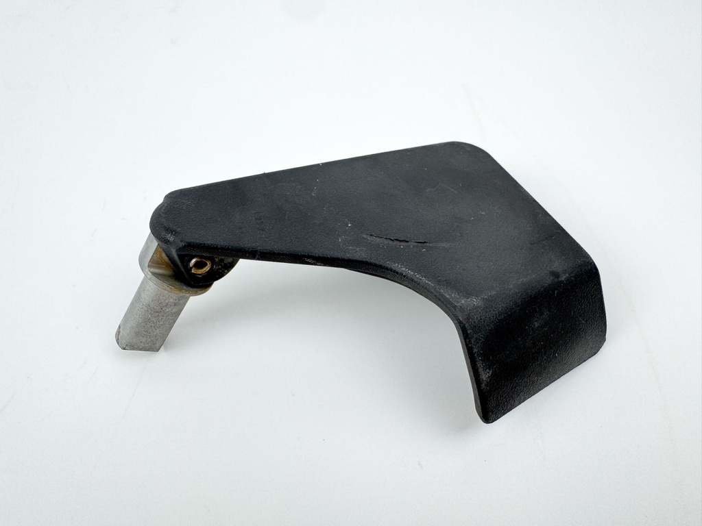 2012 Evinrude 250 HP 2 Stroke Etec Outboard Starboard Latch Handle 5005708 OEM